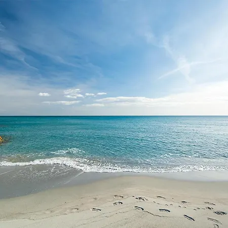 Hotiday Apartments Villa Alba Nyaraló Cala Liberotto